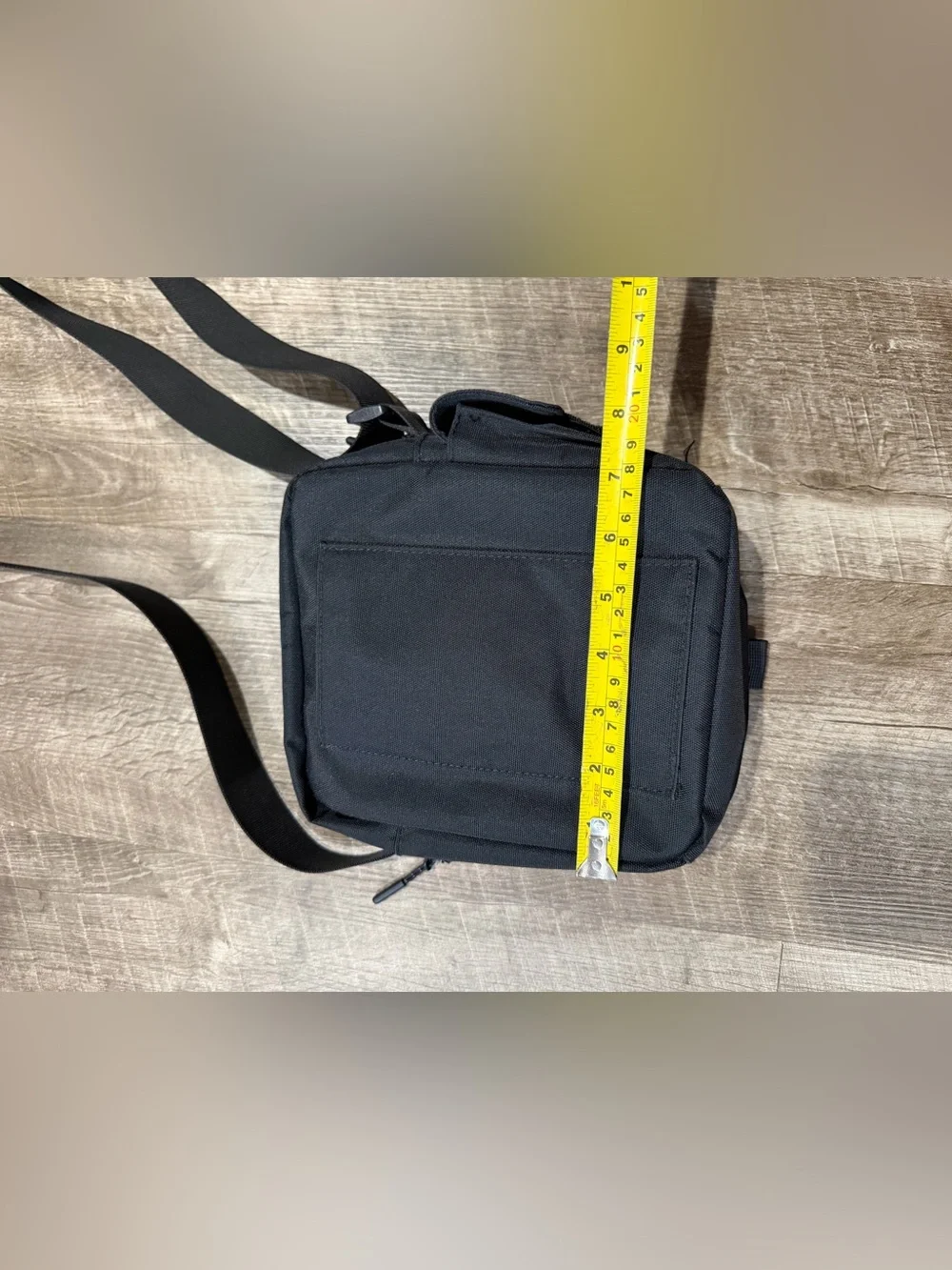 True Religion Men's Jet Cross Body Bag in black Euc